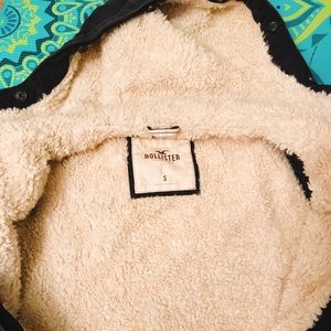 Hollister coat, size small